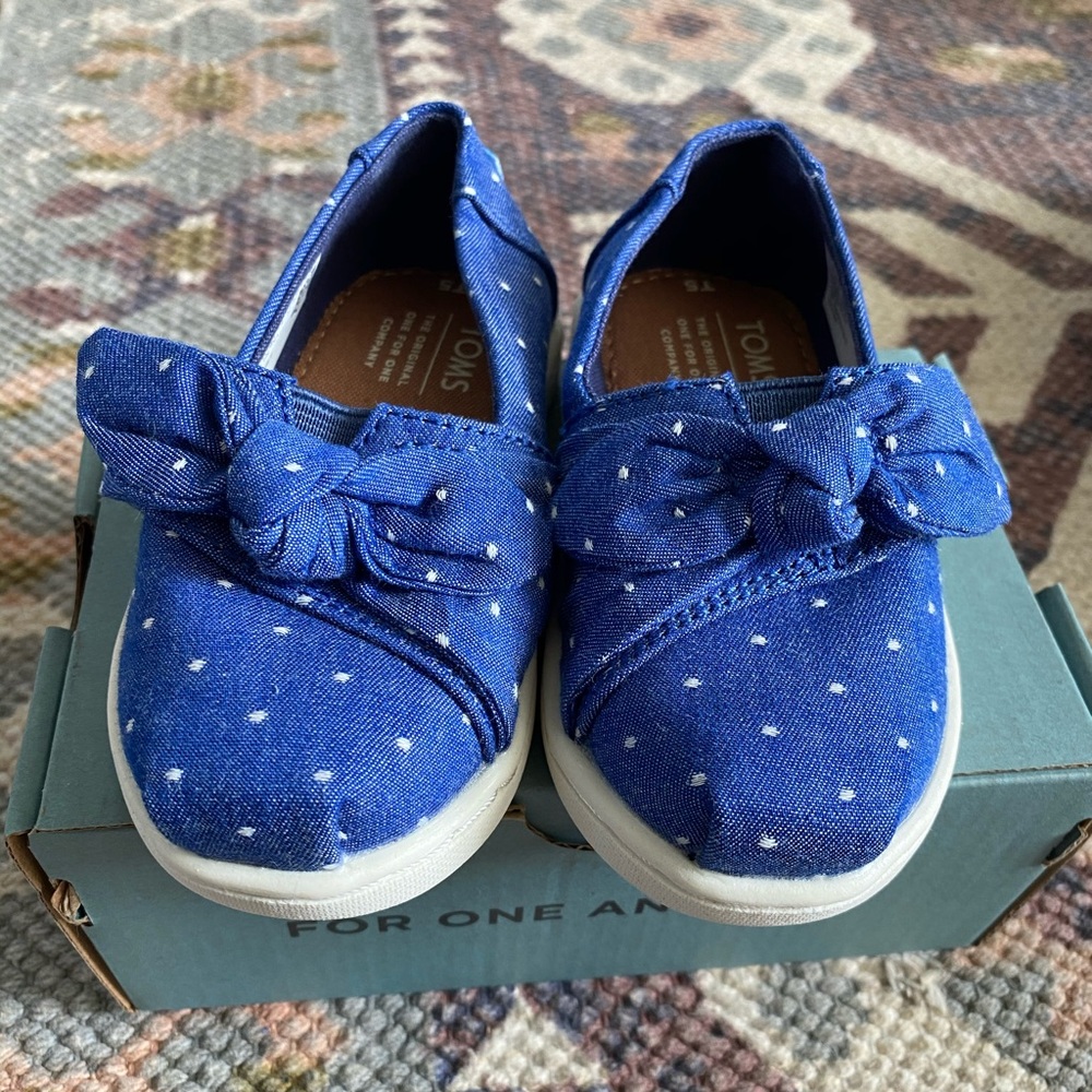 Brand New TOMS T5
